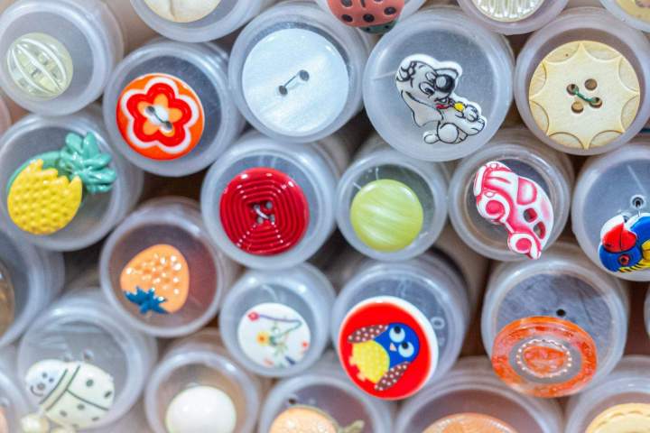 Boutons pour réparation de vêtement et broderie Aubière