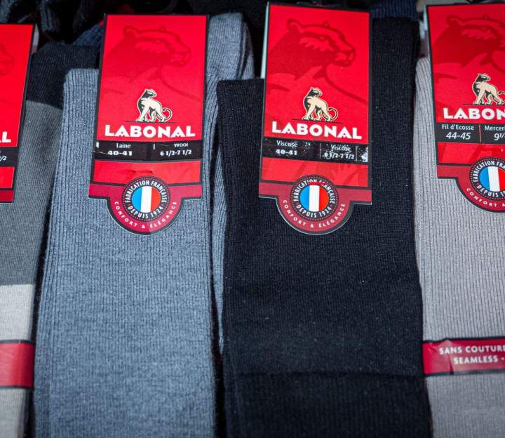 Des chaussettes confortables fabriquées avec des matériaux de qualité